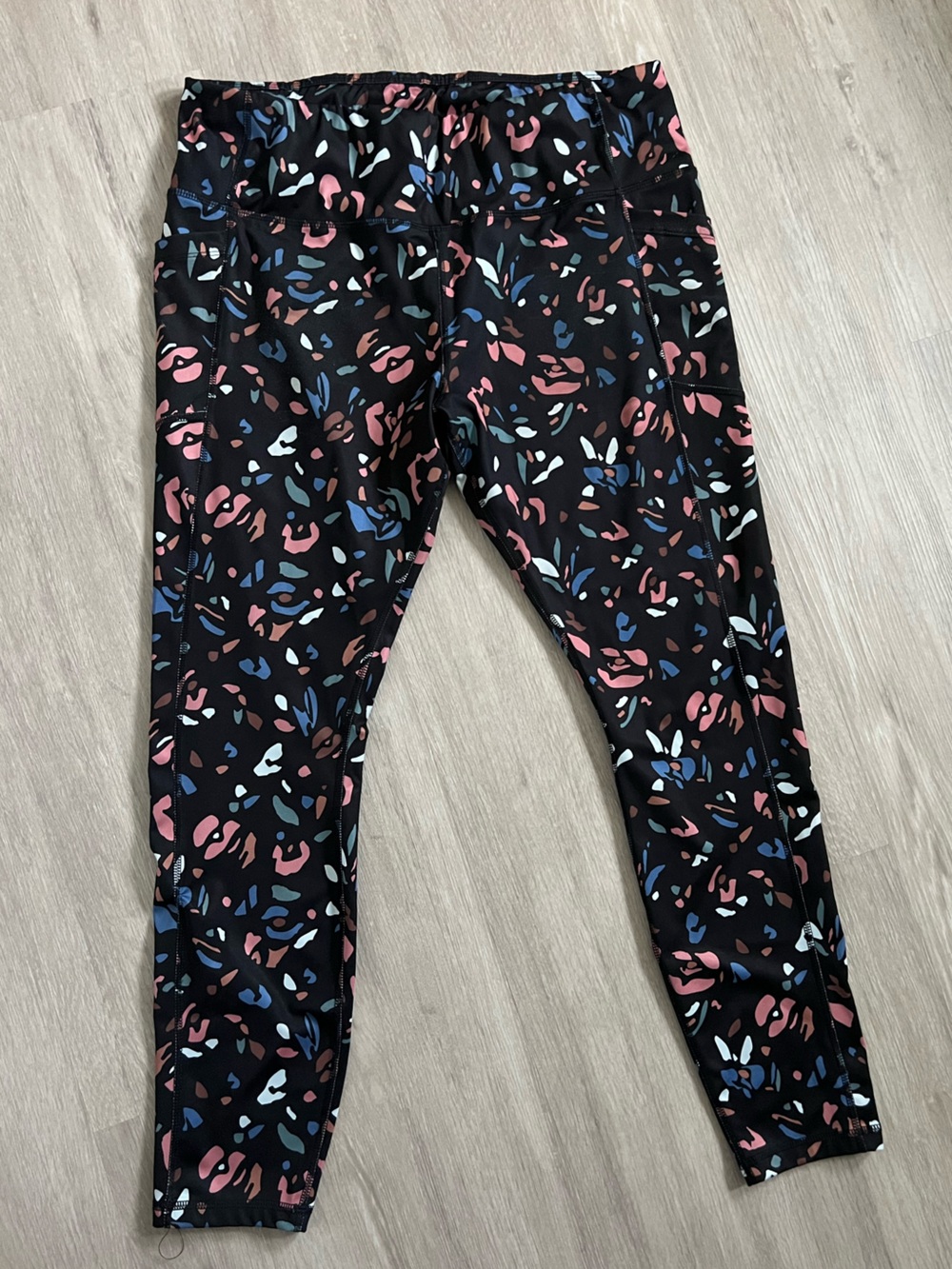 Avia Black Leggings with Coral Pink, Pale Blue and Mint Abstract Spots XXL 20